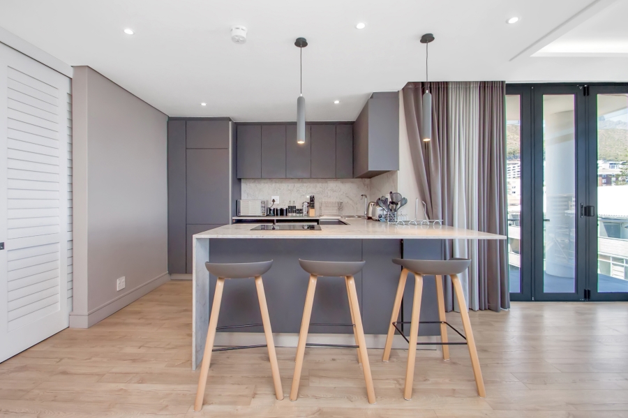 To Let 2 Bedroom Property for Rent in Sea Point Western Cape